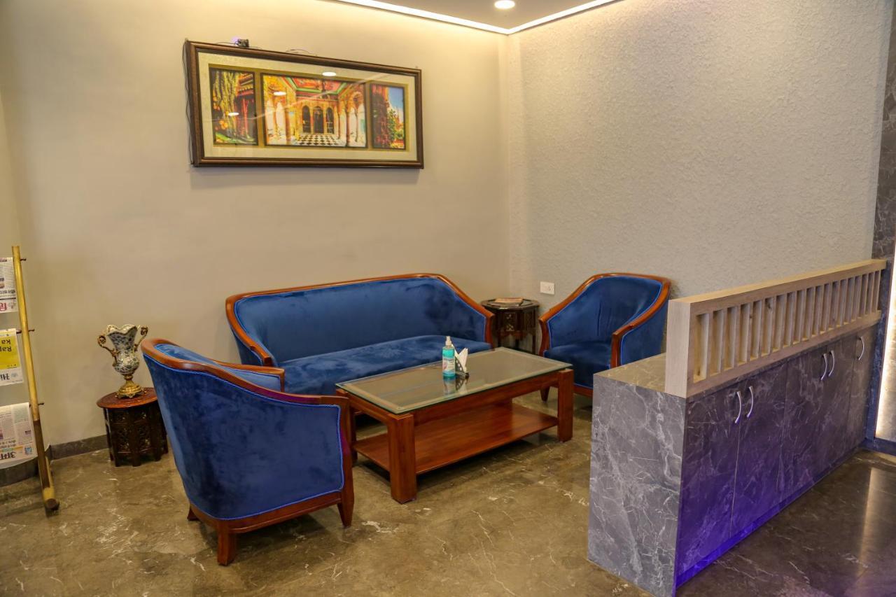 Four Leaf Hotel - Sapphire Blue, Bénarès Extérieur photo